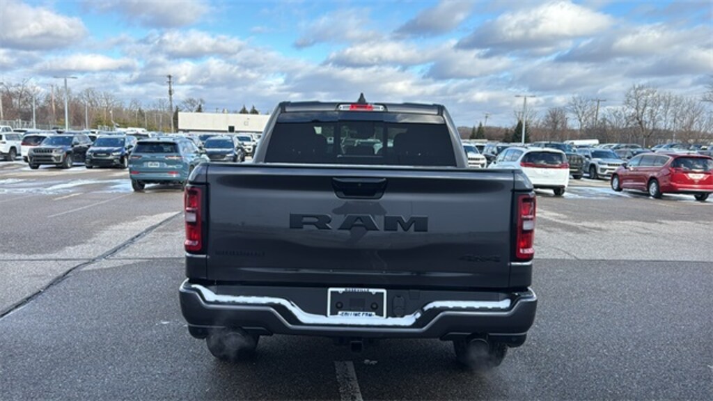 New 2026 Ram 1500 BIG HORN CREW CAB 4X4 5'7 BOX Pickup