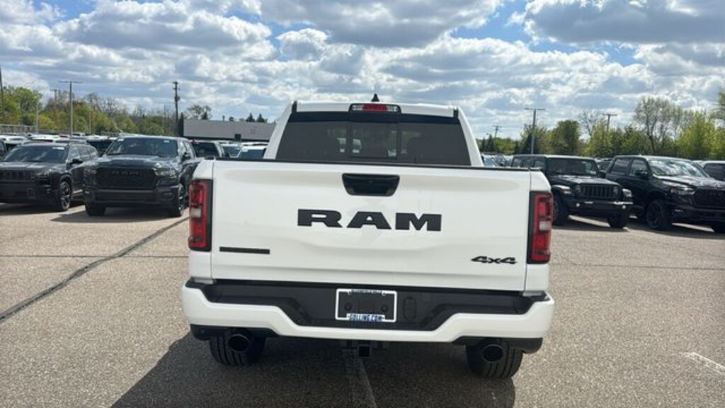 New 2026 Ram 1500 BIG HORN CREW CAB 4X4 5'7 BOX Pickup