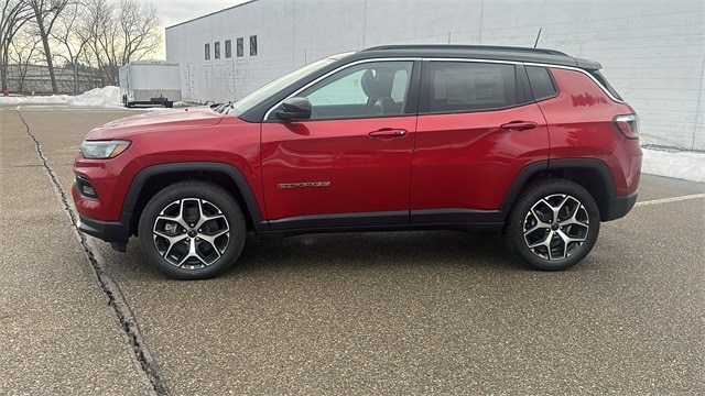 Used 2025 Jeep Compass Limited with VIN 3C4NJDCN8ST555642 for sale in Bloomfield, MI