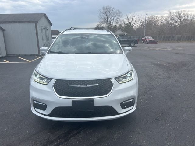 Used 2022 Chrysler Pacifica Touring L with VIN 2C4RC1BG4NR151953 for sale in Bloomfield Township, MI