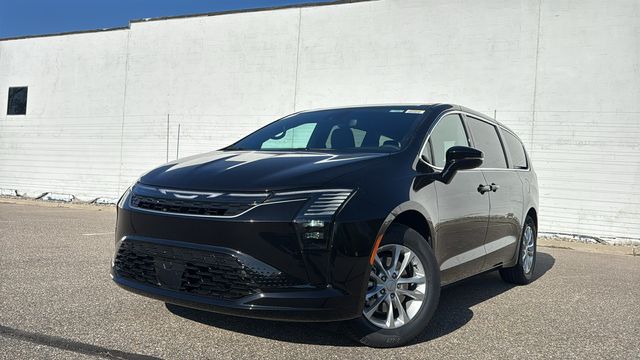 2027 Chrysler Pacifica Select's photo