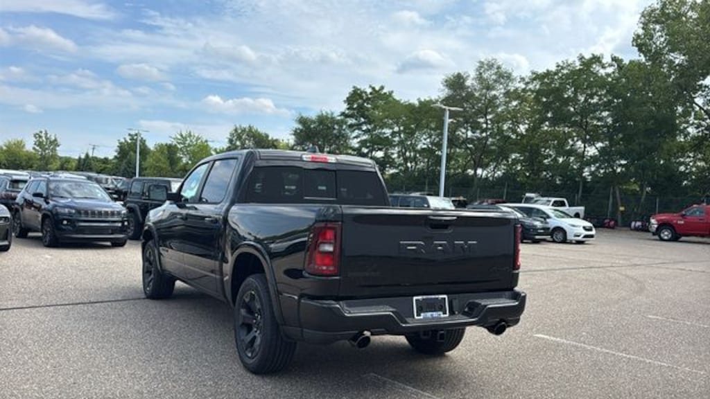 New 2027 Ram 1500 BIG HORN CREW CAB 4X4 5'7 BOX Pickup
