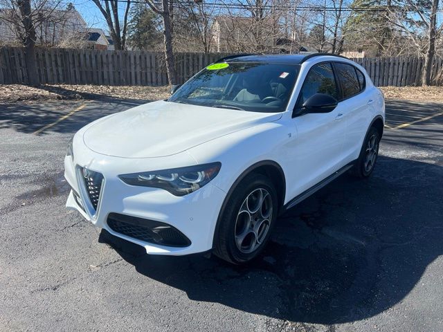 2024 Alfa Romeo Stelvio Ti AWD's photo
