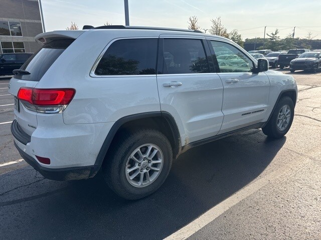 2019 Jeep Grand Cherokee Laredo E photo 3