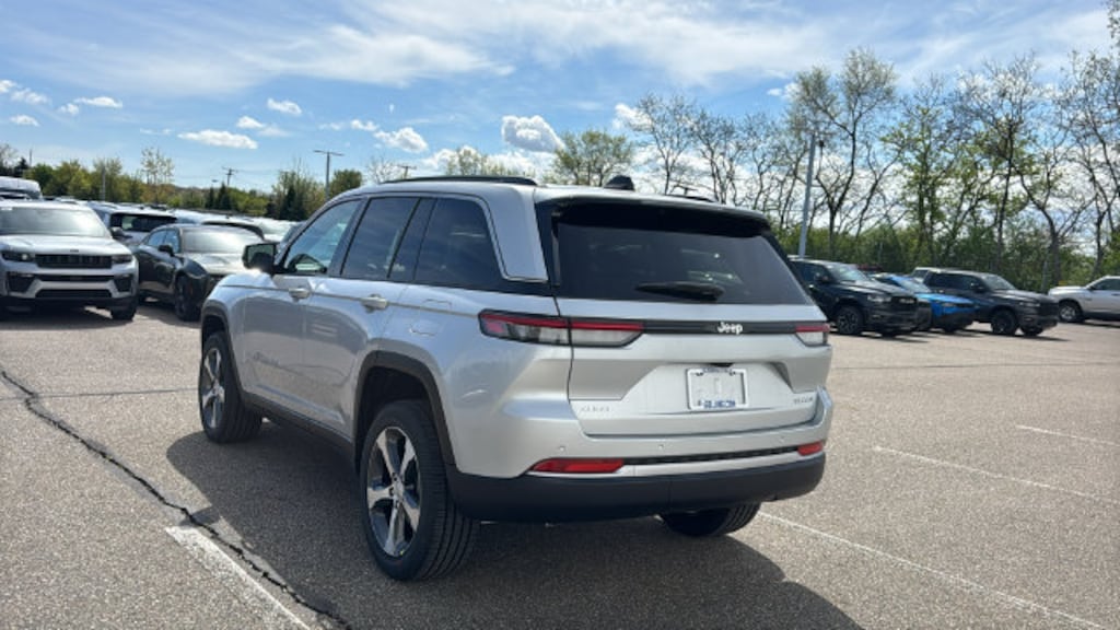 New 2026 Jeep Grand Cherokee LIMITED 4X4 Sport Utility