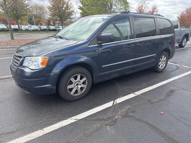 Used 2009 Chrysler Town & Country Touring with VIN 2A8HR54189R558246 for sale in Bloomfield Township, MI