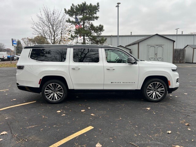 2024 Jeep Grand Wagoneer L III photo 2