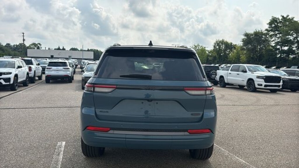 New 2026 Jeep Grand Cherokee SUMMIT 4X4 Sport Utility