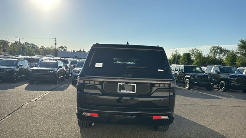 New 2026 Jeep Grand Wagoneer L LIMITED ALTITUDE 4X4 Sport Utility