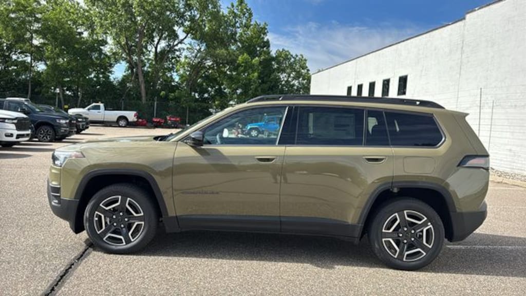New 2026 Jeep Cherokee LAREDO 4X4 Sport Utility