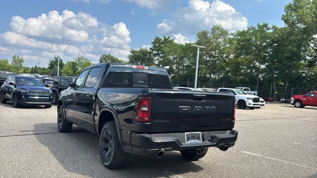 New 2026 Ram 1500 BIG HORN CREW CAB 4X4 5'7 BOX Pickup