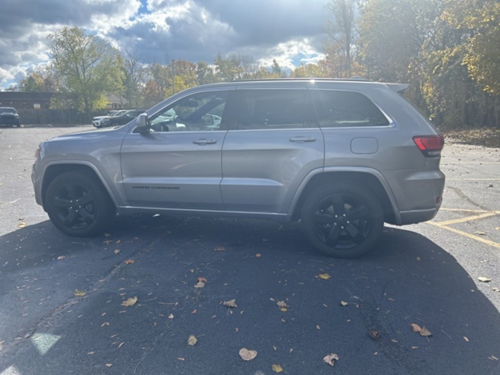 Used 2015 Jeep Grand Cherokee Altitude SUV