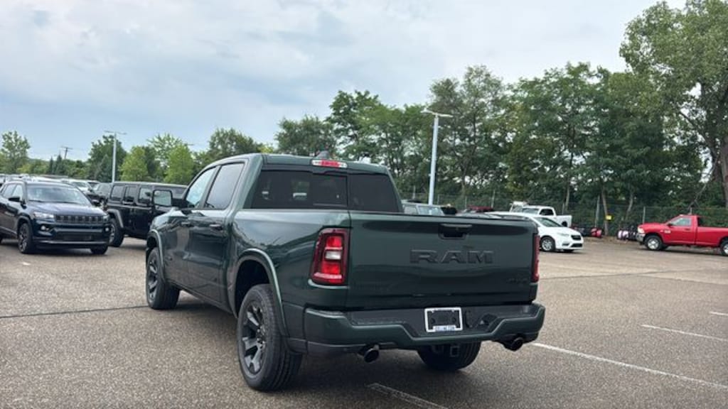 New 2027 Ram 1500 BIG HORN CREW CAB 4X4 5'7 BOX Pickup