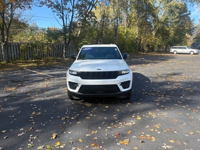2024 Jeep Grand Cherokee Altitude X photo 2