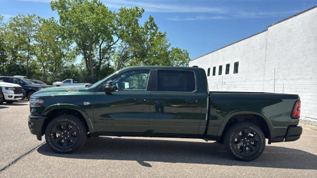 New 2026 Ram 1500 BIG HORN CREW CAB 4X4 5'7 BOX Pickup