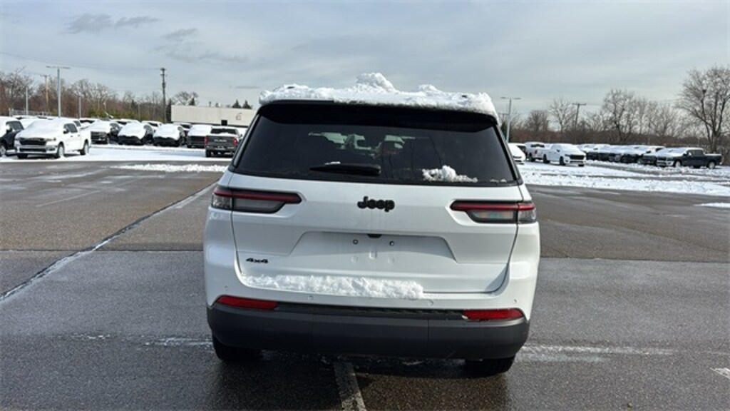 New 2025 Jeep Grand Cherokee L Laredo Sport Utility