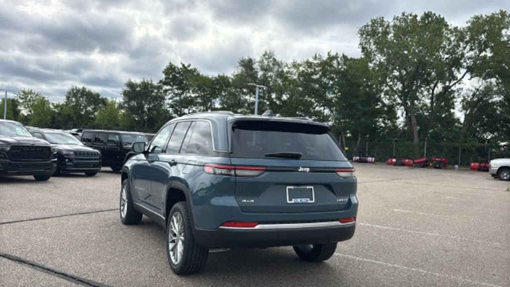 New 2027 Jeep Grand Cherokee LIMITED 4X4 Sport Utility