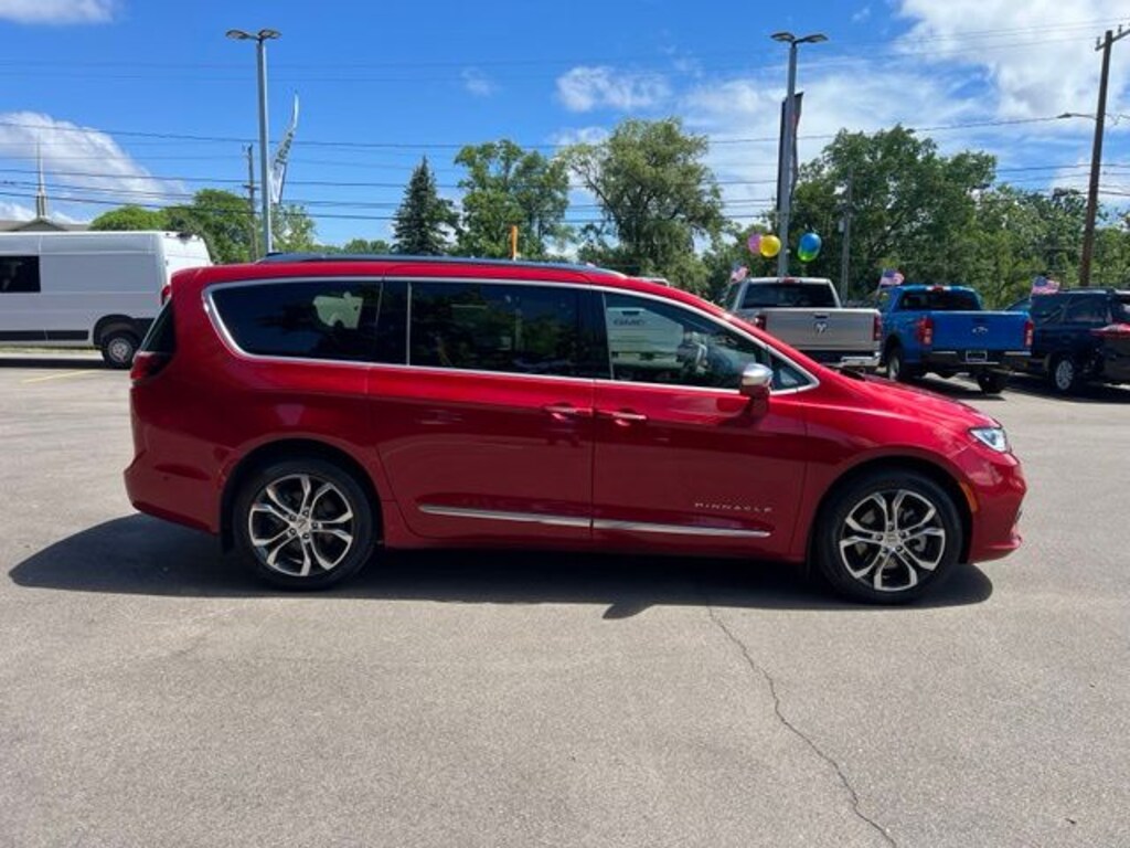 Certified 2024 Chrysler Pacifica Pinnacle Minivan/Van