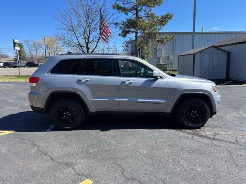 Used 2019 Jeep Grand Cherokee Laredo E SUV