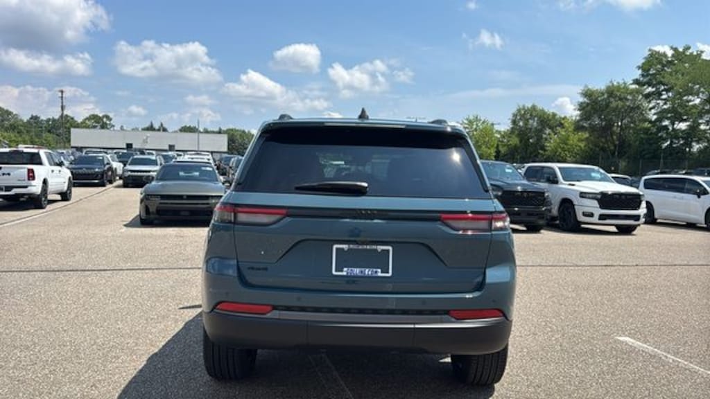 New 2026 Jeep Grand Cherokee LIMITED 4X4 Sport Utility