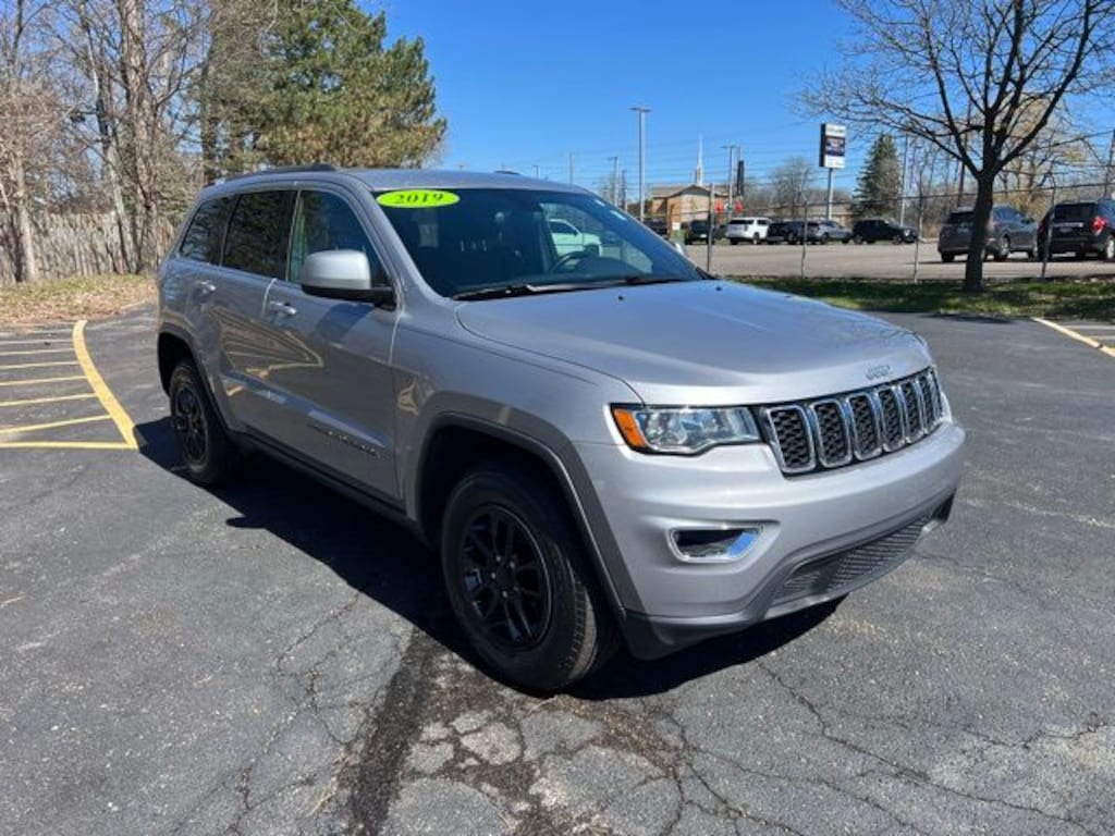 Used 2019 Jeep Grand Cherokee Laredo E SUV