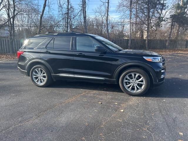 2021 Ford Explorer XLT photo 3