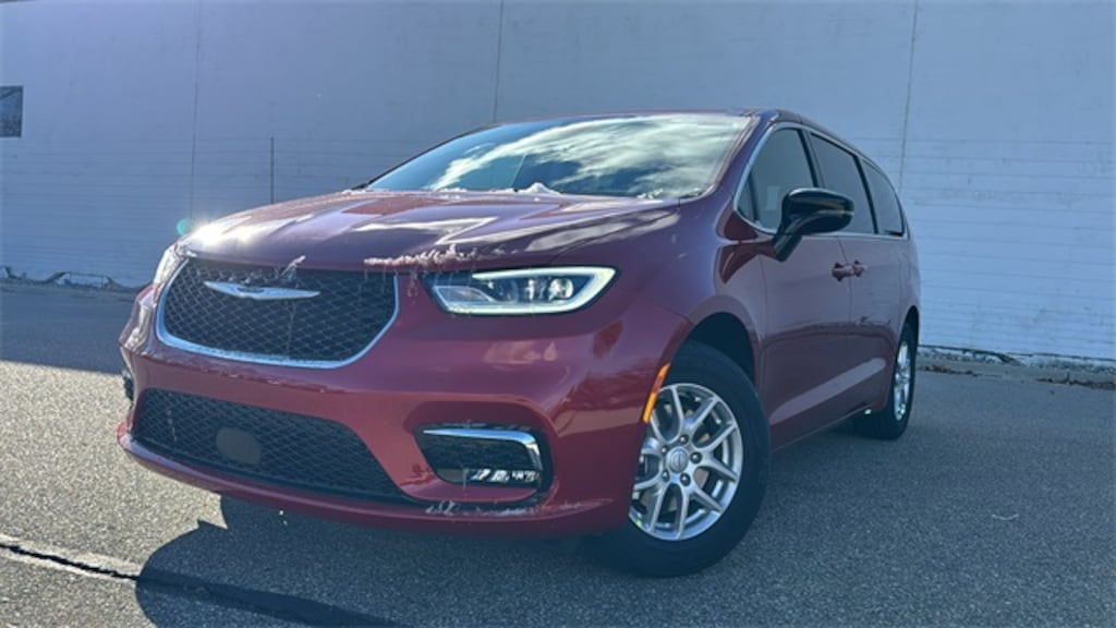 New 2026 Chrysler Pacifica Select Passenger Van