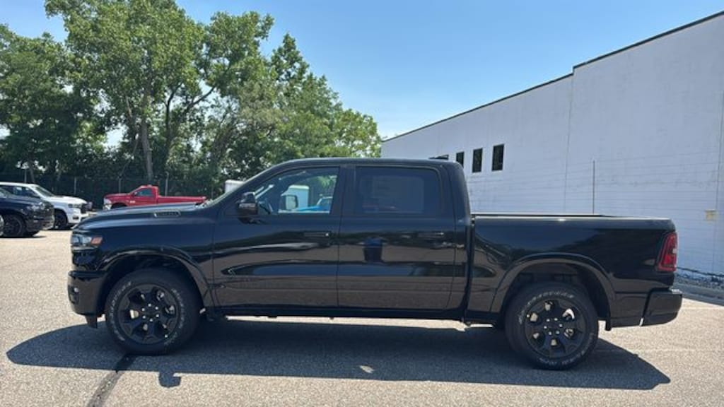 New 2026 Ram 1500 BIG HORN CREW CAB 4X4 5'7 BOX Pickup