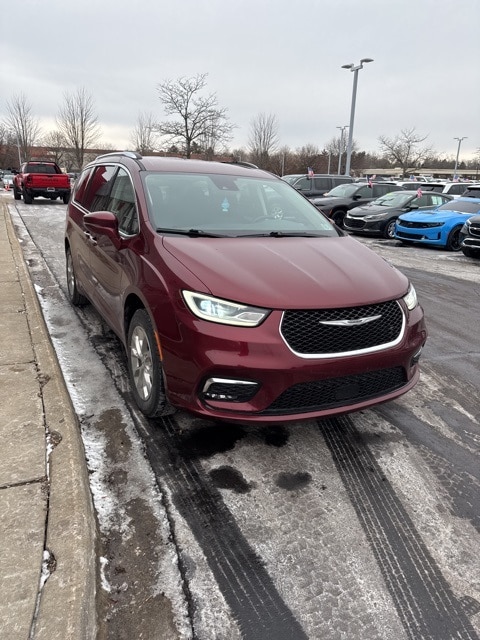 2021 Chrysler Pacifica Touring L's photo