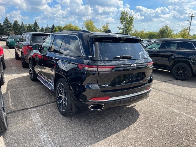2024 Jeep Grand Cherokee Summit Reserve photo 4