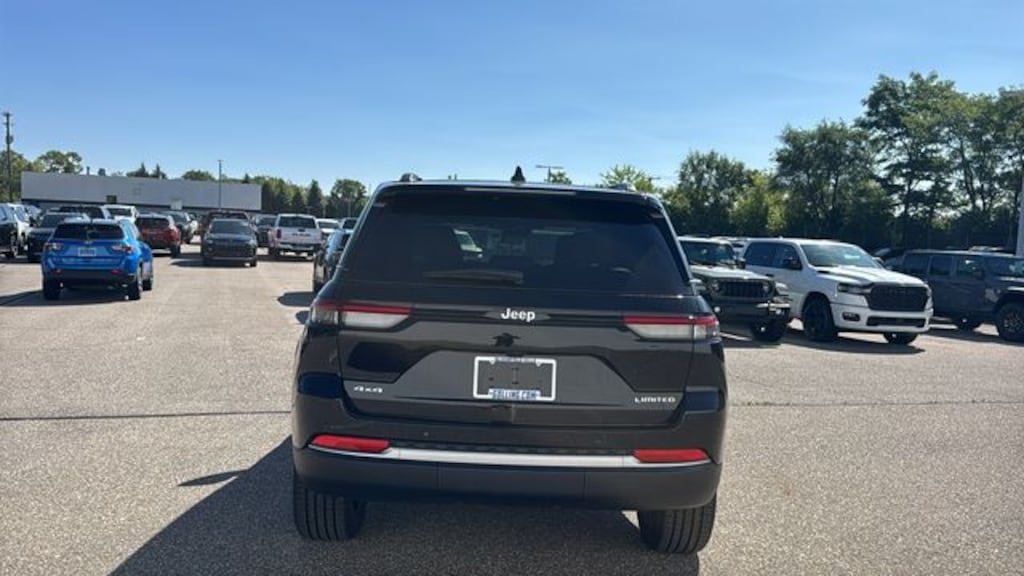 New 2027 Jeep Grand Cherokee LIMITED 4X4 Sport Utility