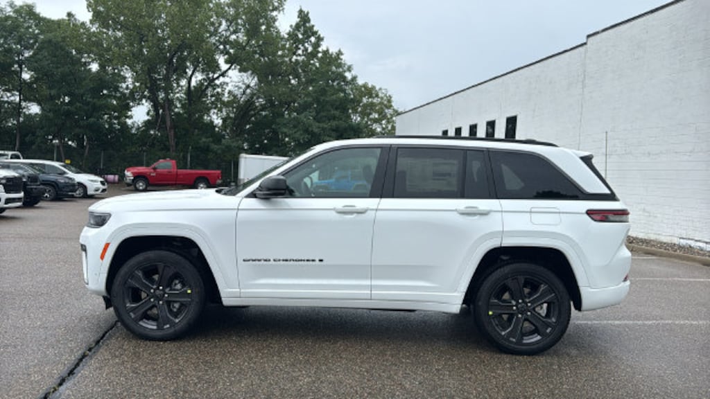 New 2027 Jeep Grand Cherokee 2 Row LIMITED 4X4 Sport Utility