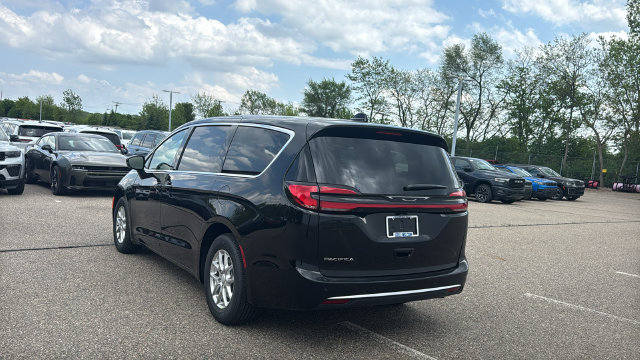 New 2027 Chrysler Pacifica SELECT Passenger Van