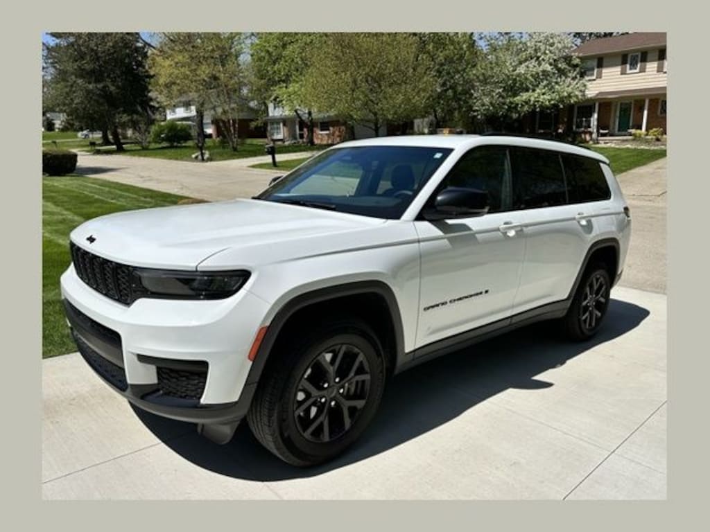Used 2024 Jeep Grand Cherokee L Altitude SUV