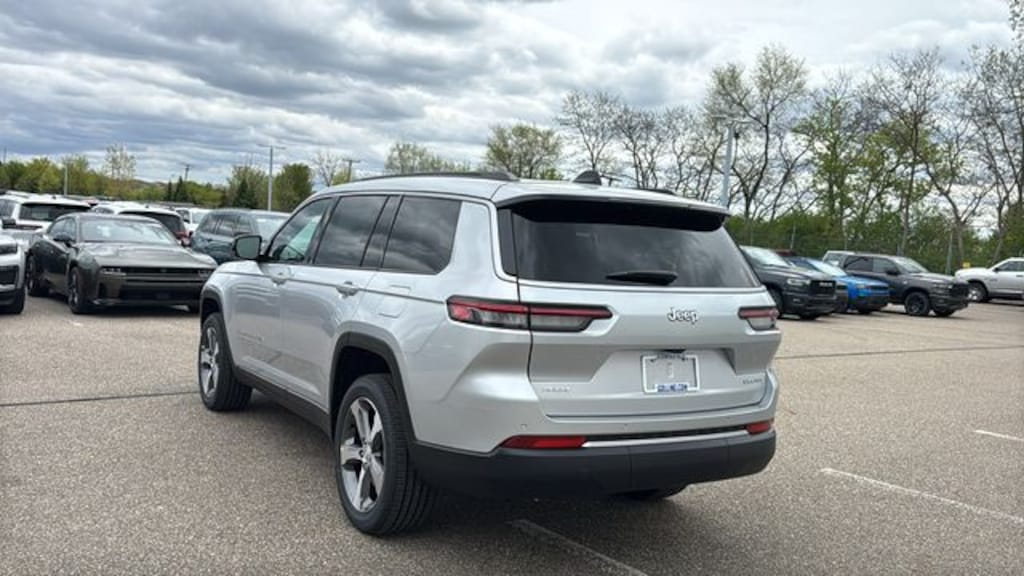 New 2026 Jeep Grand Cherokee L LIMITED 4X4 Sport Utility