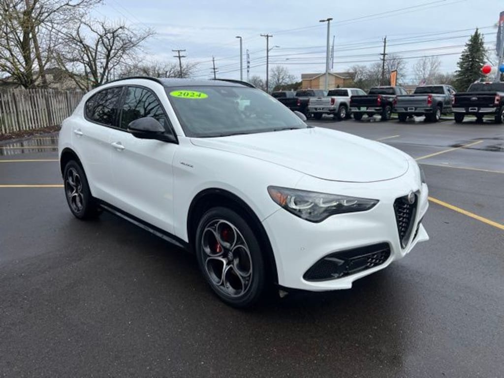Used 2024 Alfa Romeo Stelvio Veloce SUV