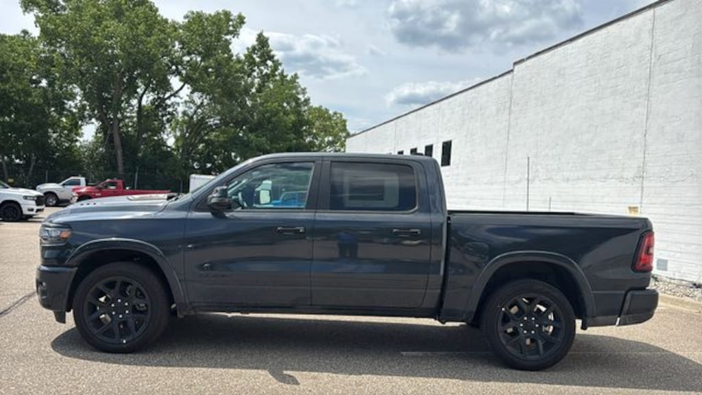New 2026 Ram 1500 LARAMIE CREW CAB 4X4 5'7 BOX Pickup