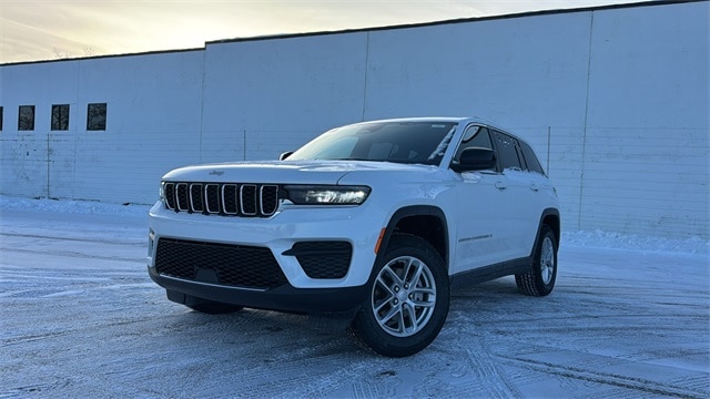 2025 Jeep Grand Cherokee Laredo's photo