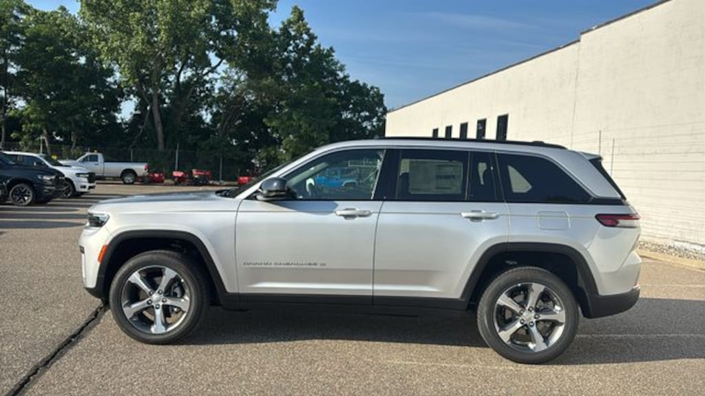 New 2026 Jeep Grand Cherokee LIMITED 4X4 Sport Utility