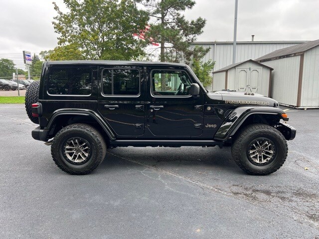 2024 Jeep Wrangler Rubicon 392 photo 3