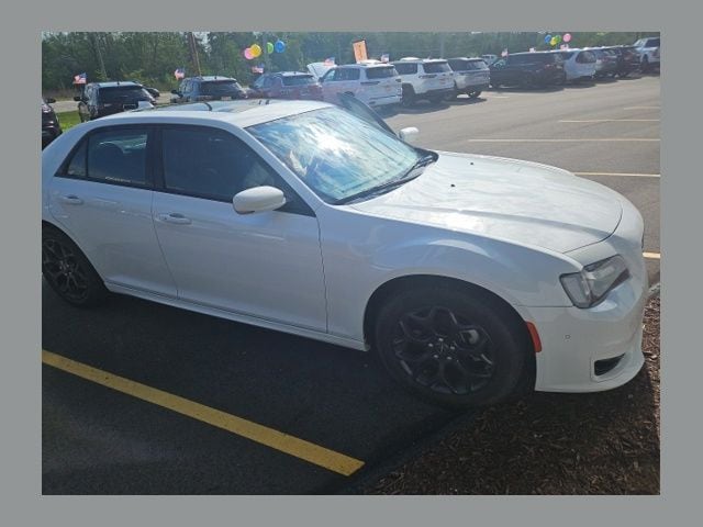 2023 Chrysler 300 Touring L AWD's photo