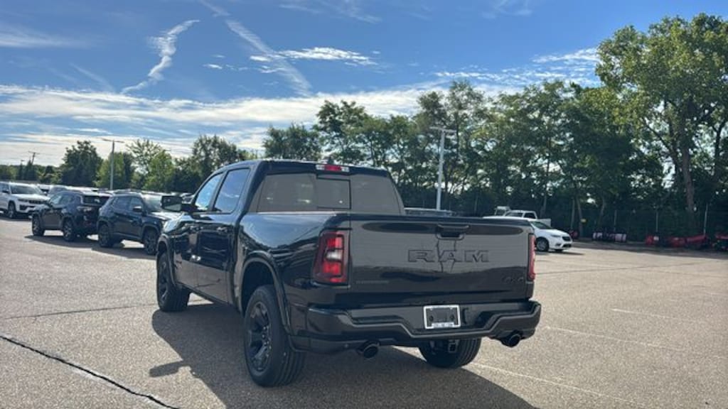 New 2027 Ram 1500 BIG HORN CREW CAB 4X4 5'7 BOX Pickup