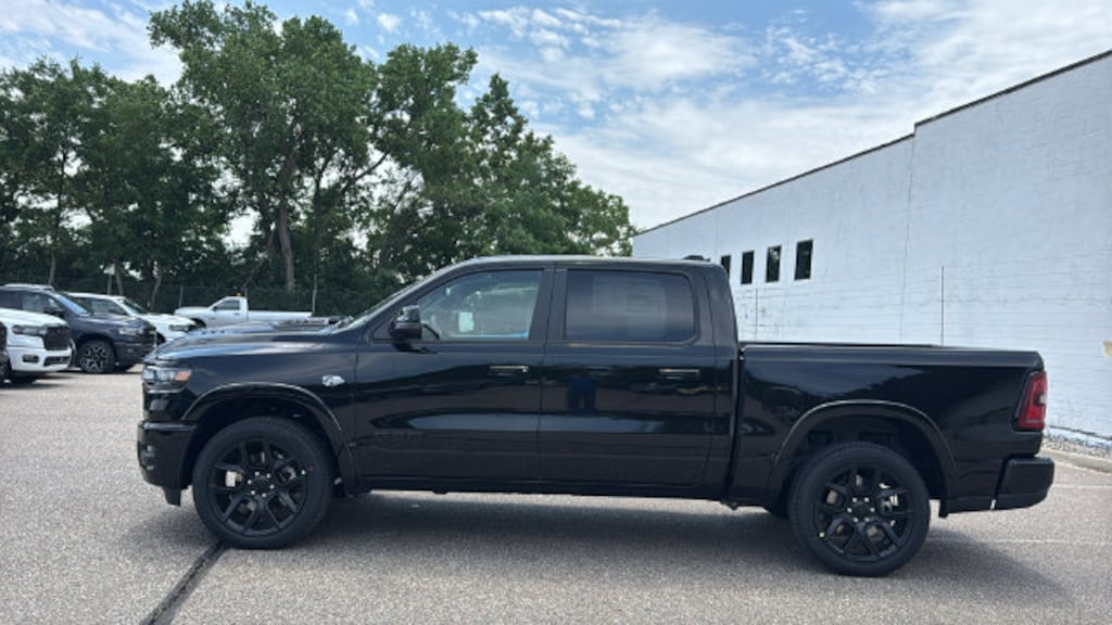 New 2026 Ram 1500 LARAMIE CREW CAB 4X4 5'7 BOX Pickup