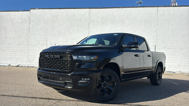 2027 Ram 1500 BIG HORN CREW CAB 4X4 5'7 BOX Pickup