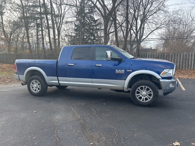2017 Ram 3500 Laramie photo 3