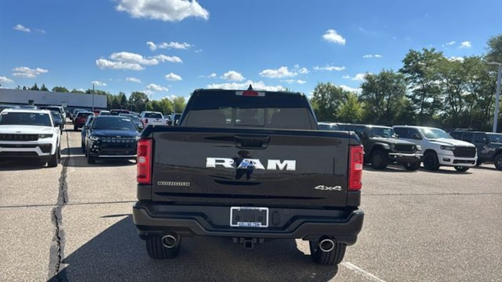 New 2027 Ram 1500 BIG HORN CREW CAB 4X4 5'7 BOX Pickup