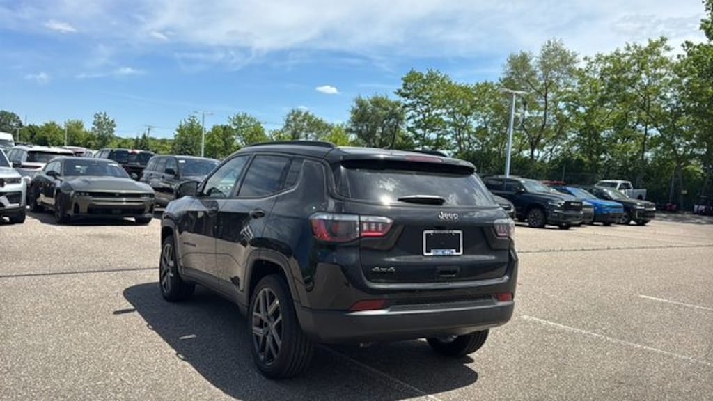 New 2026 Jeep Compass LIMITED ALTITUDE 4X4 Sport Utility
