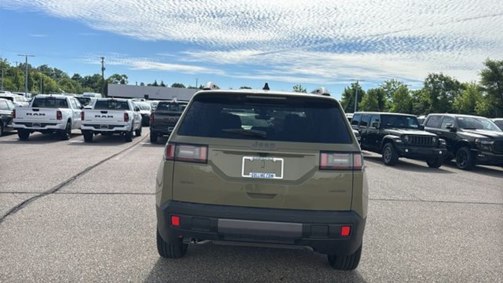 New 2026 Jeep Cherokee LAREDO 4X4 Sport Utility