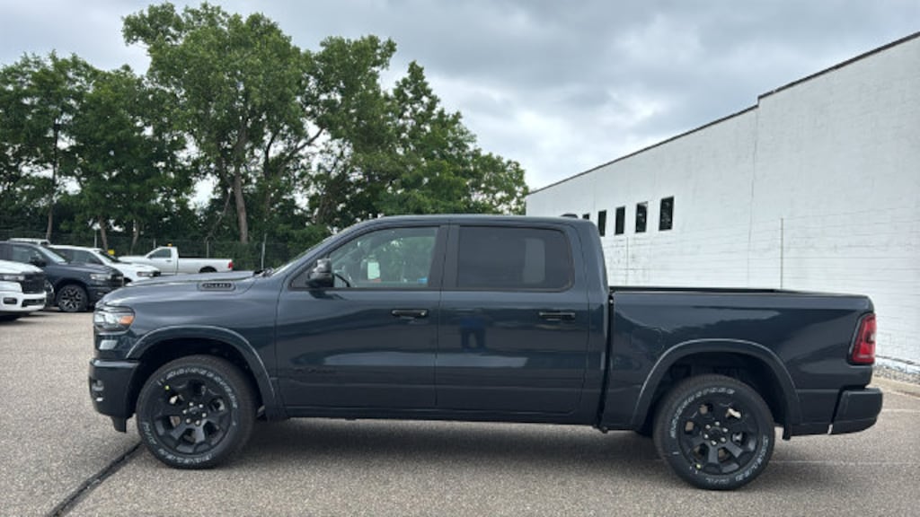 New 2026 Ram 1500 BIG HORN CREW CAB 4X4 5'7 BOX Pickup
