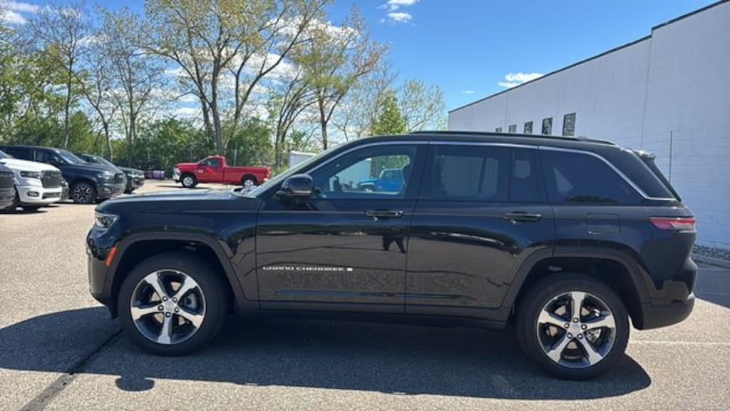 New 2026 Jeep Grand Cherokee LIMITED 4X4 Sport Utility